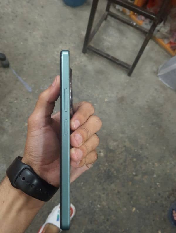 redmi mobile fresh conduction  just 1month used seal packed 1