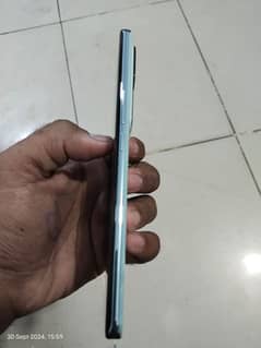 vivo V30 brand new 5 days before warrenty start unused