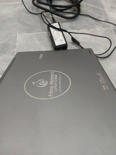 Haier laptop 8gb 1 tb 11