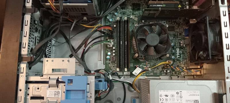 Dell T1700 gaming pc 0