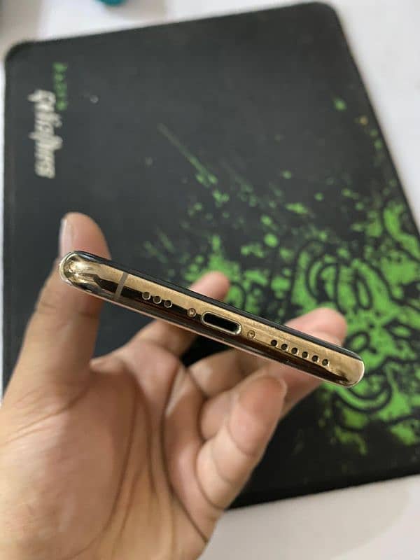 iPhone XS 64GB Gold FU 4