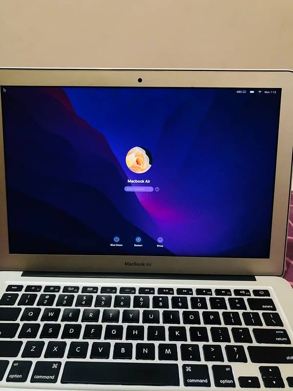 Macbook Air 2015 8gb RAM AND 256gb SSD 0