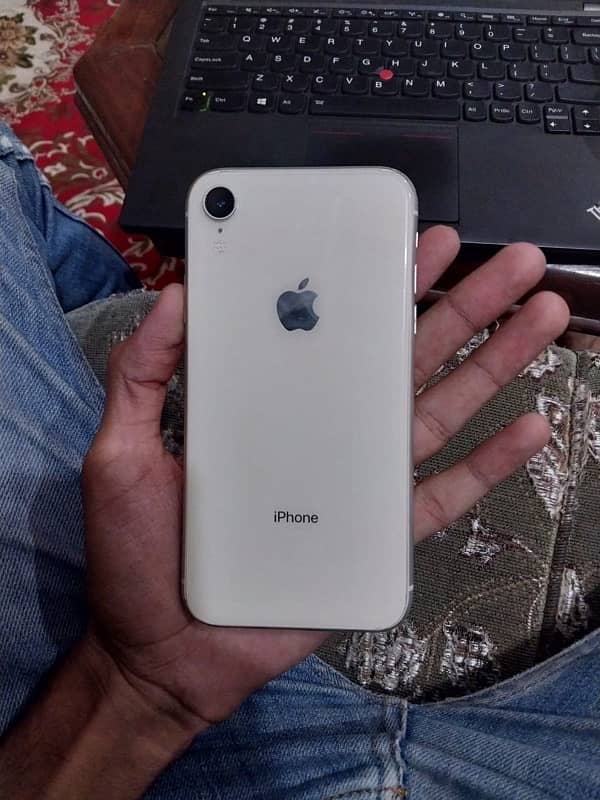 iPhone XR jv 3