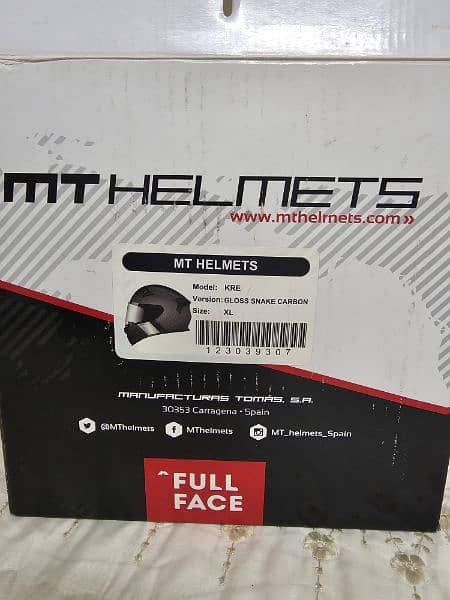 MT helmat snake carbon 8