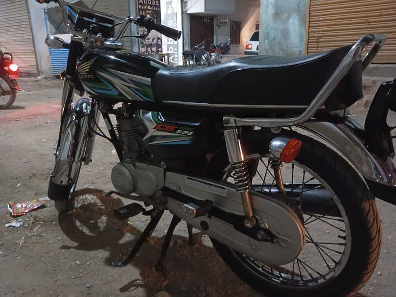 honda 125 black 2