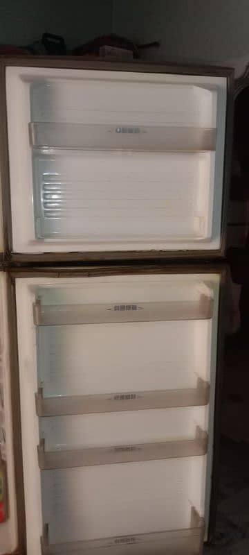 neat and clean refrigerator urgent sell original gas 5