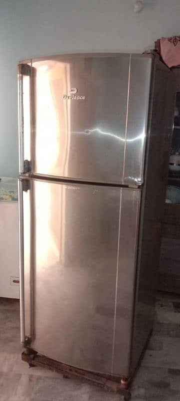 neat and clean refrigerator urgent sell original gas 6