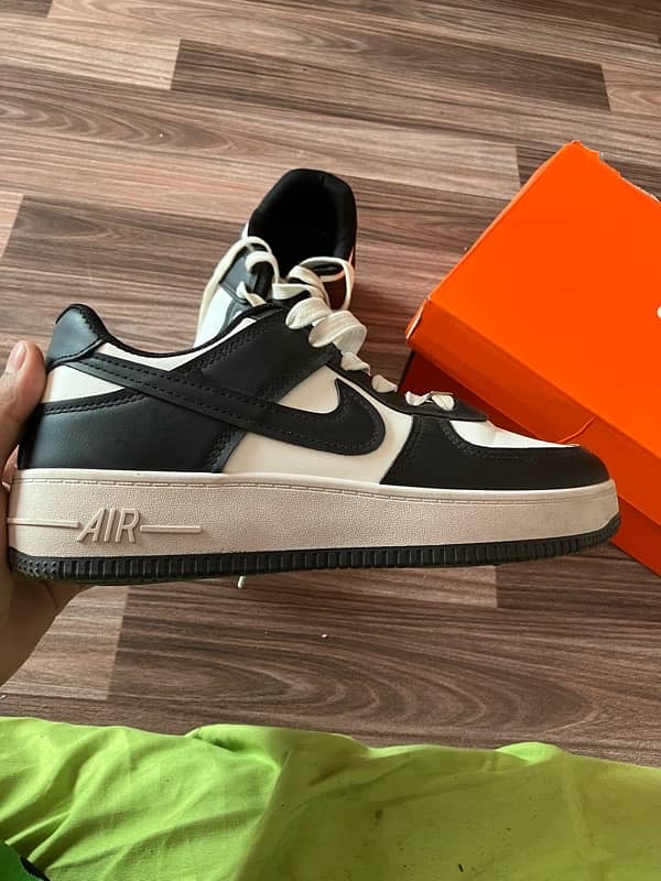 Nike Air Force 1 Panda (Fakes) 2