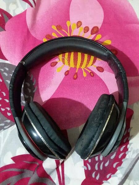 JBL Or Beats k Headphon Orignal used 8