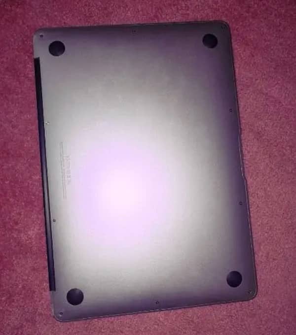 MacBook Air 2012 Excellent Condition 2