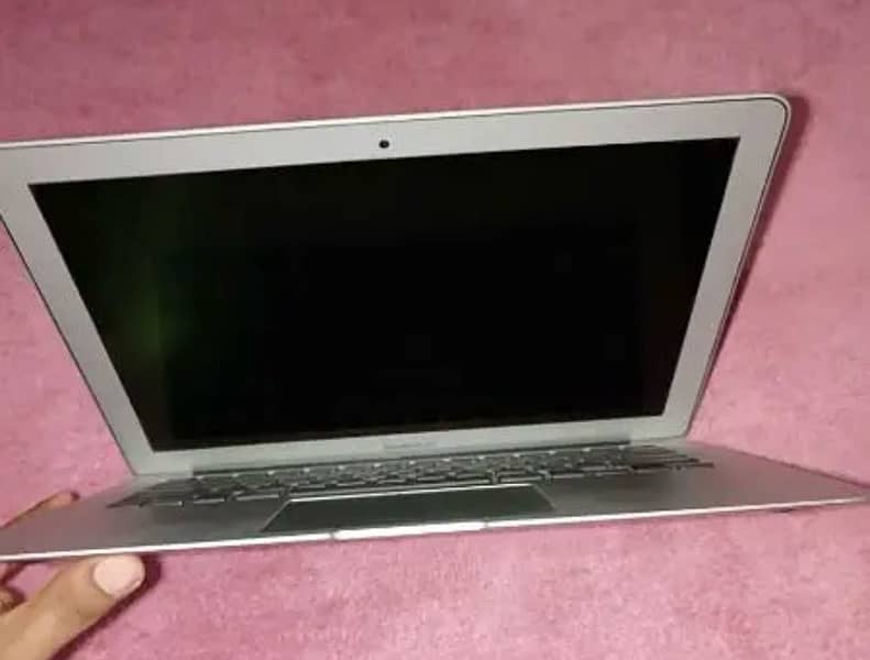 MacBook Air 2012 Excellent Condition 3