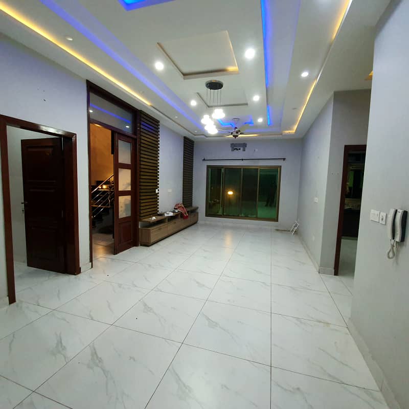 A+ Constructed 5 Bed House For Rent Green Belt Facing Near Main Jinnah In Precinct 1 10