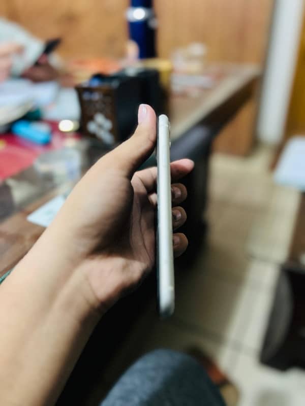 Iphone 11- 128 DUAL PTA 70% battery 6