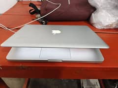 Mac book  11.12 core i5 i7 4 gb rame 320 drive 0