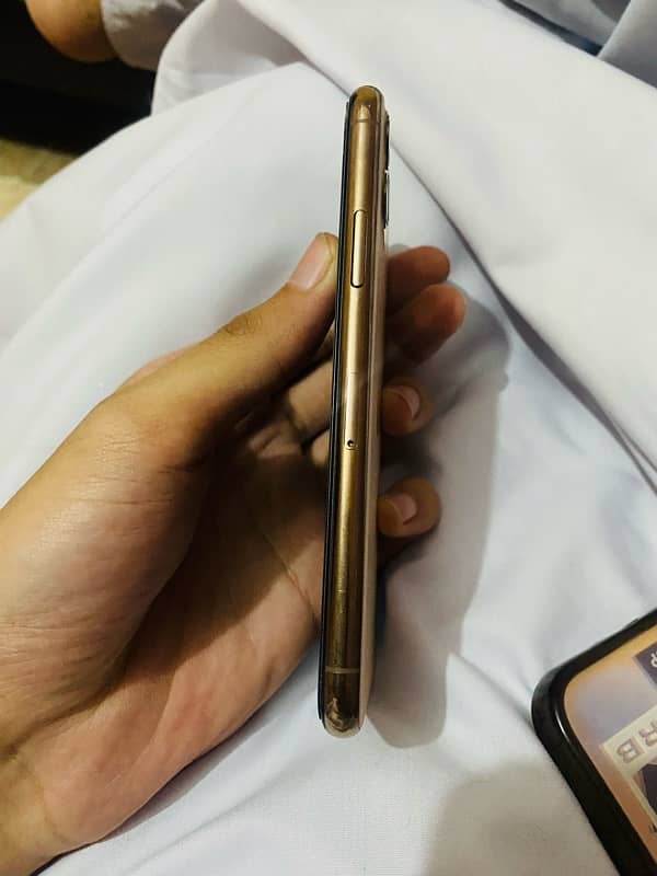 IPHONE 11 PRO 64gb PTA approved 2