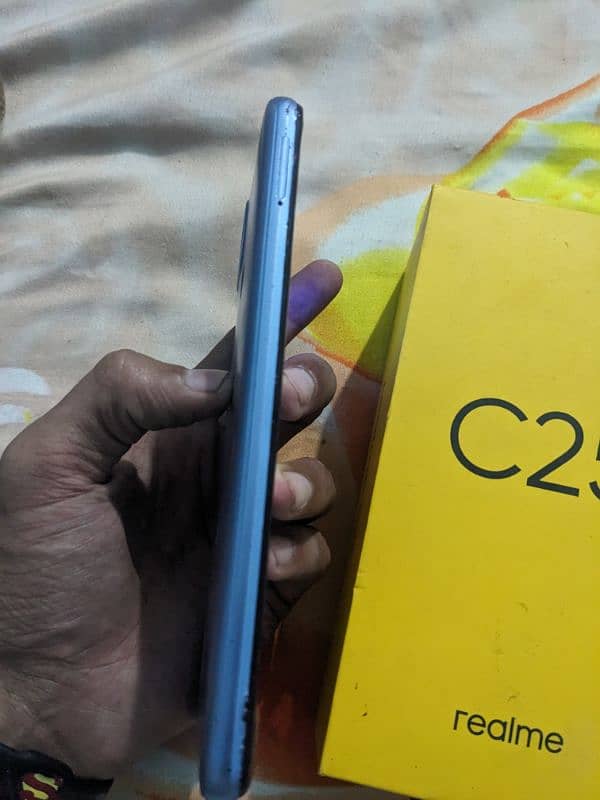 Realme C25 10/8 condition box hai 4GB Ram 128 GB storage 2