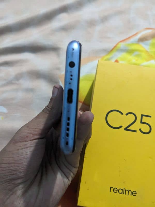 Realme C25 10/8 condition box hai 4GB Ram 128 GB storage 3