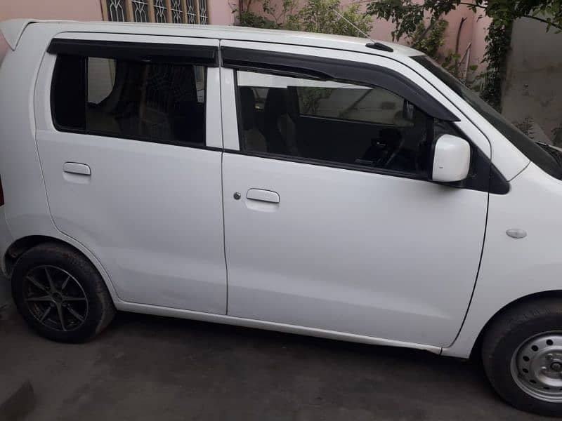 Suzuki Wagon R 2019 1