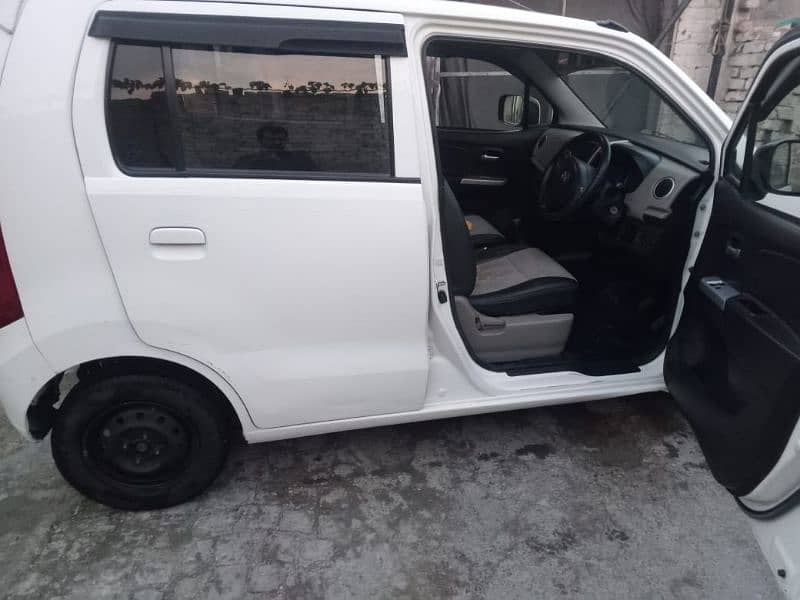 Suzuki Wagon R 2019 14