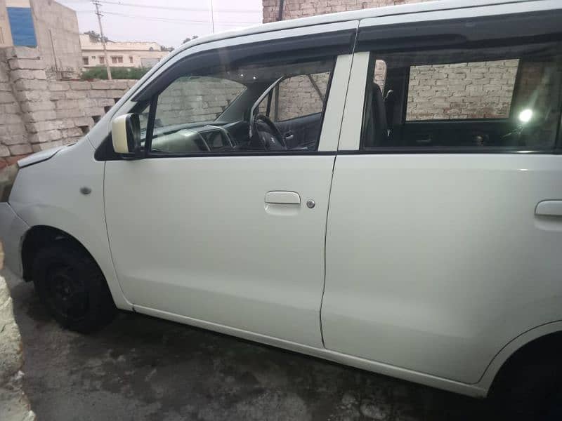 Suzuki Wagon R 2019 16