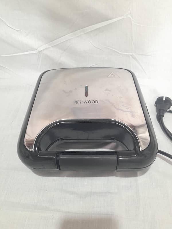 Electric Sandwich Maker 1