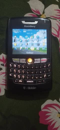 BLACK BERRY 8820 WIFI OLD IS GOLD SEALED APPROVED