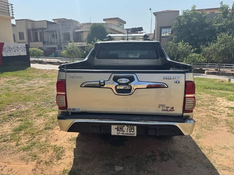 TOYOTA HILUX VIGO THAILAND Model 2012 4