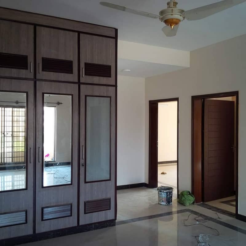 Flat For Sale In Askari 5 2 Bed Dd Leased Apartment 5