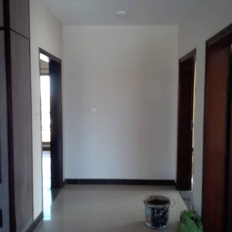 Flat For Sale In Askari 5 2 Bed Dd Leased Apartment 9