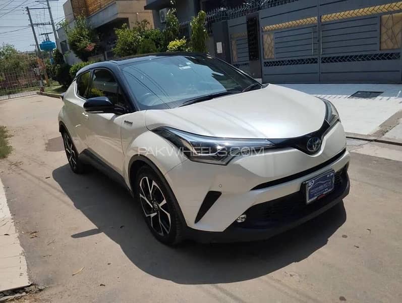 Toyota C-HR 2024 1