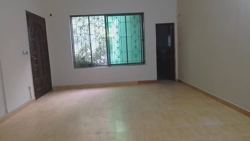 1 kanal double storey house for rent for ofice use main 60feet road 3