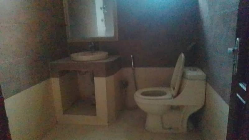 1 kanal double storey house for rent for ofice use main 60feet road 20