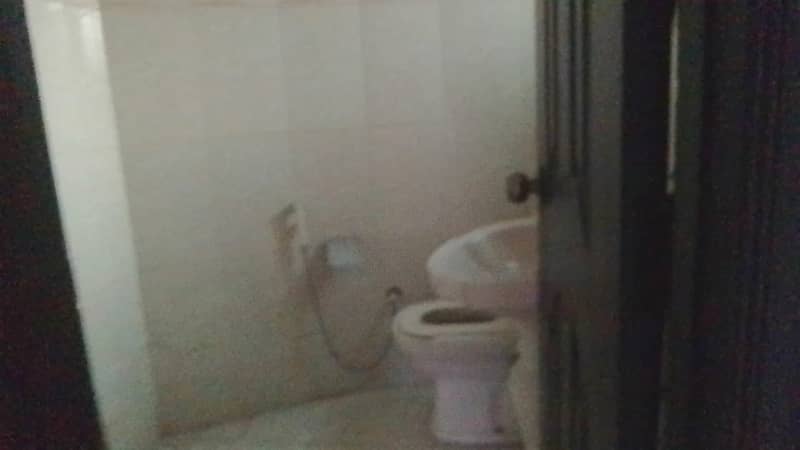 1 kanal double storey house for rent for ofice use main 60feet road 22