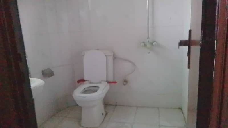 1 kanal double storey house for rent for ofice use main 60feet road 29