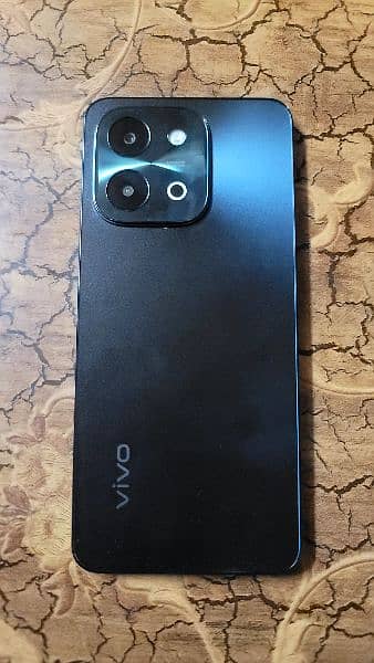 Vivo Y28 1