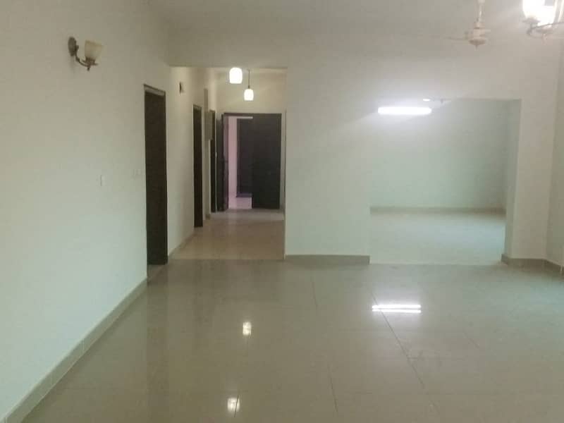 10 Marla 3 Bed Flat For Sale In Askari 11 Lahore. 4