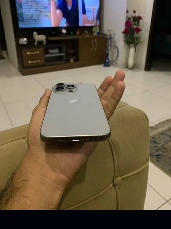 Iphone 15 pro max natural titanium American someone special Tito 0