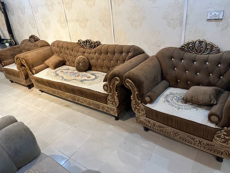 5 seater sofa set 10 yrs warranty 18