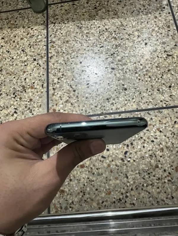 IPHONE 11 pro max 64gb FU 2