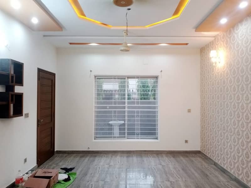 10 marla 2bed superb upper portion in wapda town F-2 block 1