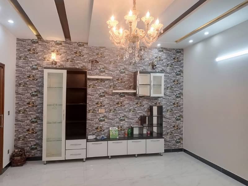 10 marla 2bed superb upper portion in wapda town F-2 block 2