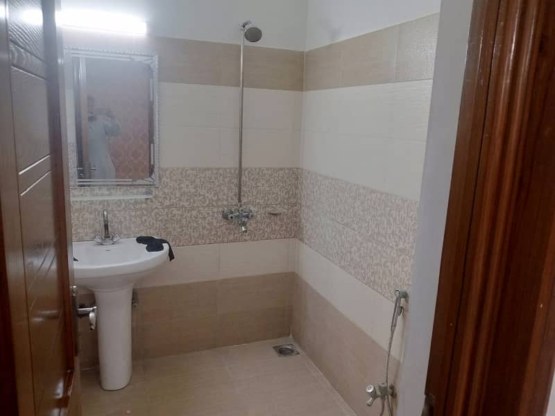 10 marla 2bed superb upper portion in wapda town F-2 block 4