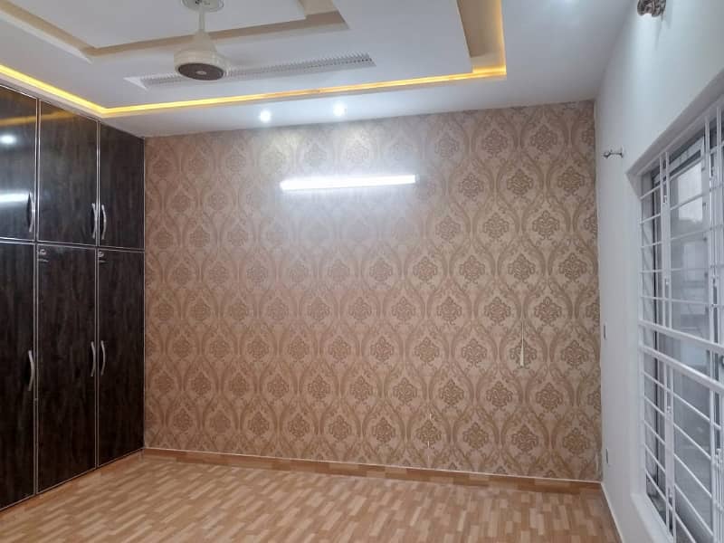 10 marla 2bed superb upper portion in wapda town F-2 block 7