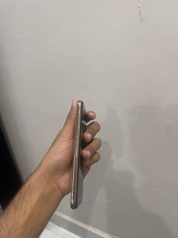 Iphone Xs 64GB Non PTA 4