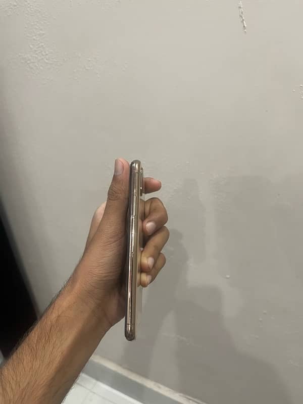 Iphone Xs 64GB Non PTA 5