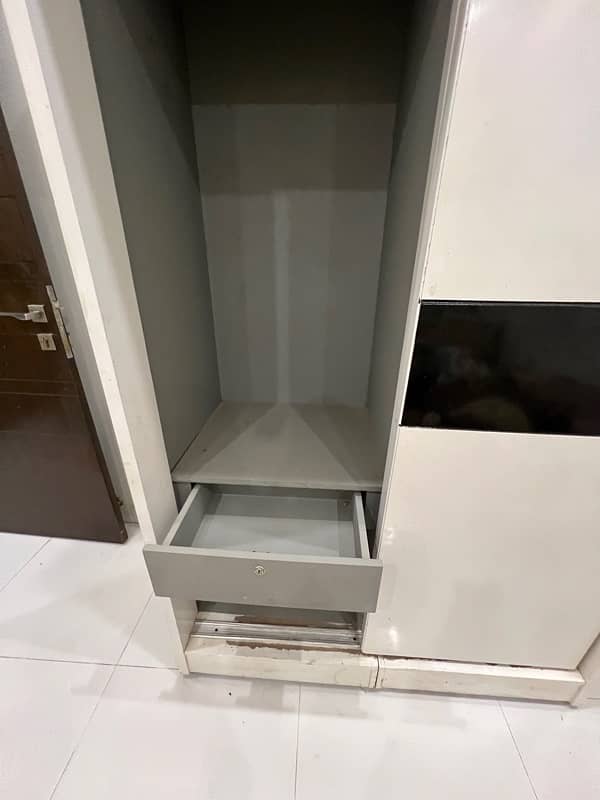 sliding wardrobe for sale 0