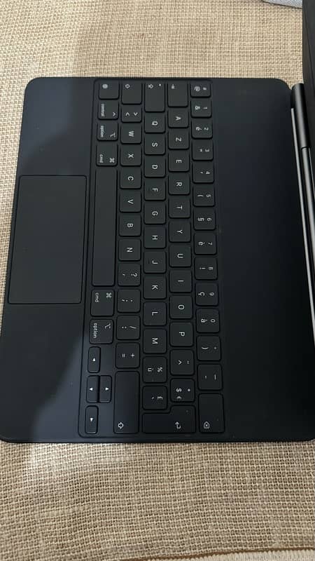 Apple Magic Keyboard for ipad pro 12.9 2