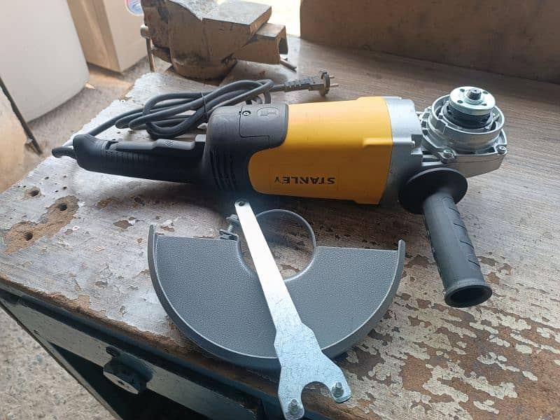 Stanley grinder for sale 2200w 3