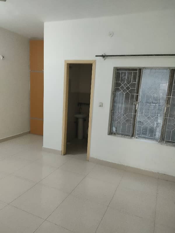 Fist faloor house for rent defince road near khwaja chowk 1