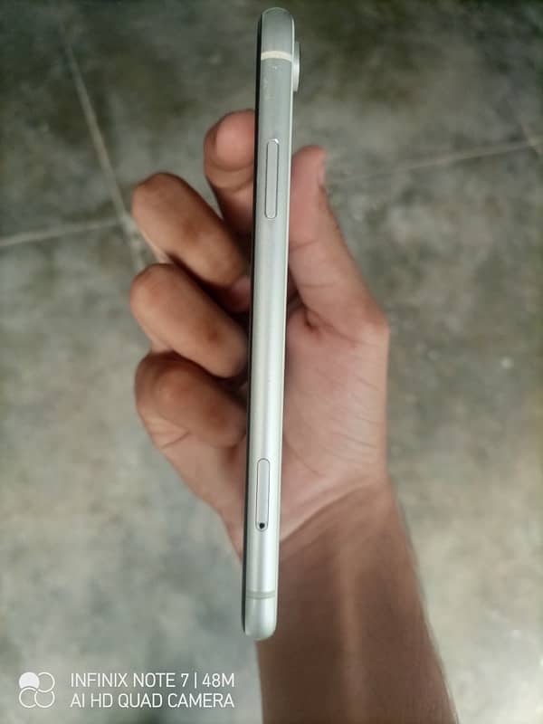 128 gb non pta white color in good condition 2